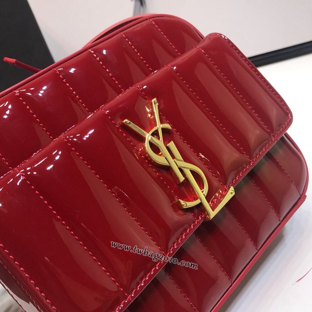 YSL专柜款女包 聖羅蘭經典款Vicky絎縫漆皮相機包 YSL肩背斜挎包 555052  jjh1065